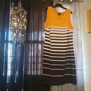 Beautiful summer dress size 20 yellow,black ,white stripes